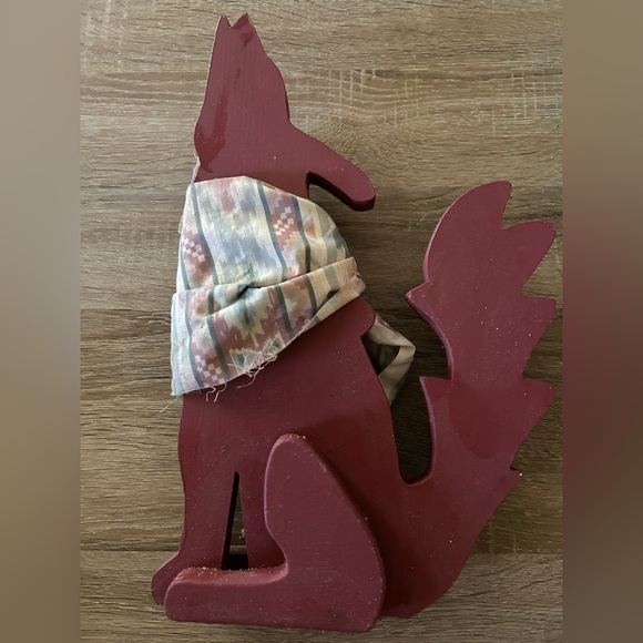 Handmade Wooden Howling Coyote Southwest Decor Red Burgundy Rustic - Picture 2 of 5